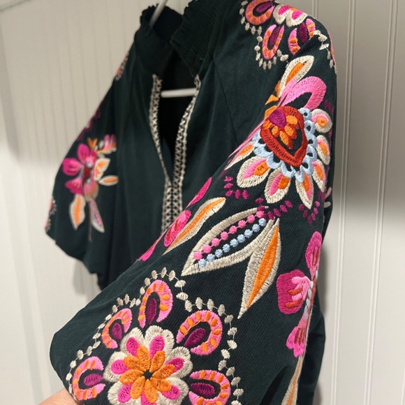 THML Puff Sleeve Top NWT- Small - Picture 4 of 6